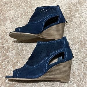 Naughty Monkey Sharon Wedge - Navy NIB Size 8